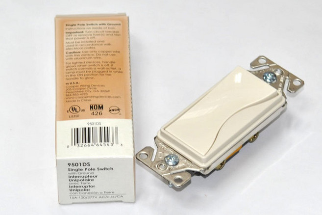 美國 COOPER 9503DS 15A 三開 象牙白 電源開關, 1個