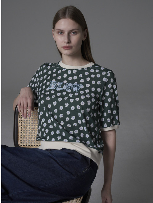 올리비아로렌 올오버 프린팅 티셔츠 VOCAS5M4441