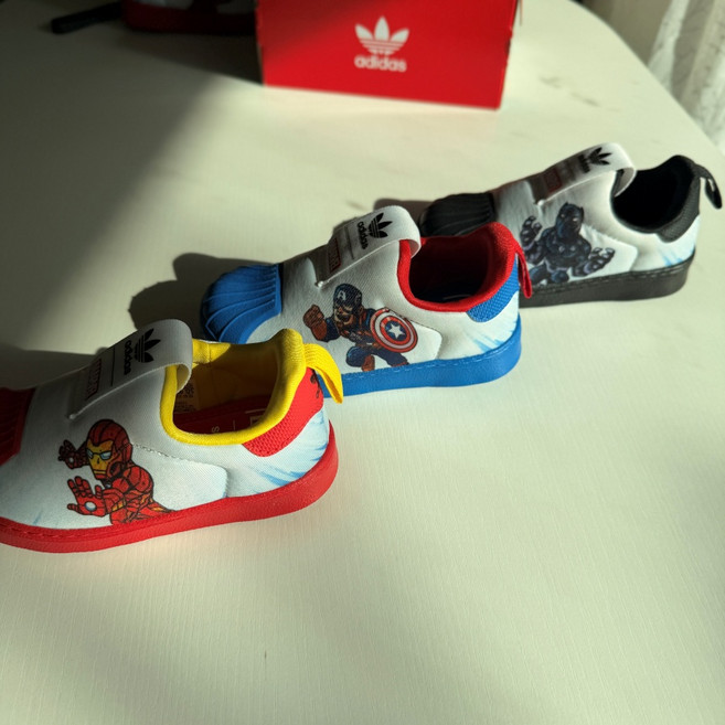 아디다스 키즈 슈퍼스타 360 마블 콜라보 아이언맨 블랙팬서 캡틴아메리카 어벤져스