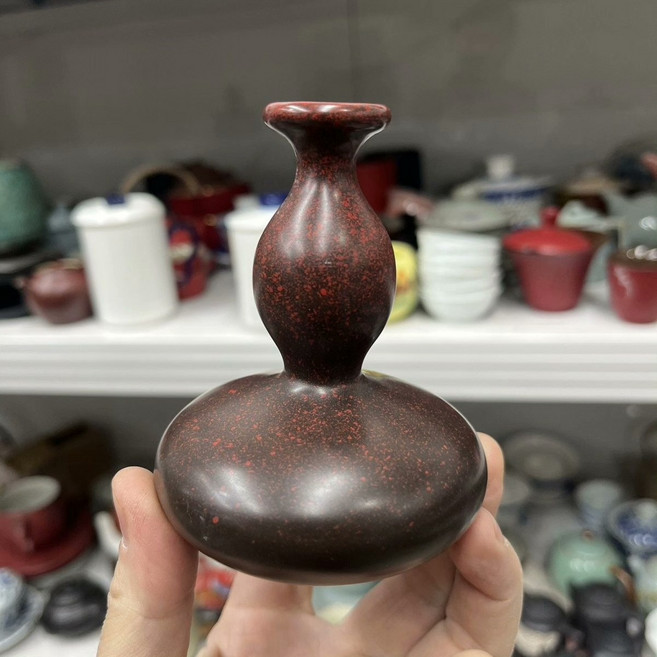 宜興紫砂名家純手工原礦古銅泥顧景舟壺 1968年款 容量約260cc, 如圖所示, 1個