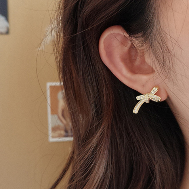 여성 심플 러블리 미니 큐빅 리본 귀걸이 A1039