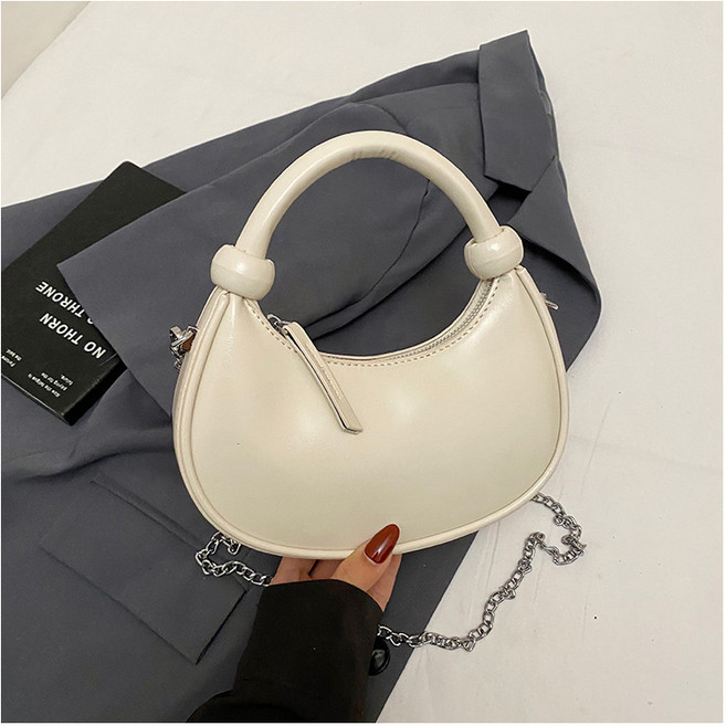 여성 반달 미니 숄더백 체인가방 호보백 데일리 크로스백 3색상