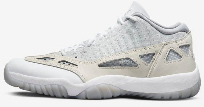 국내매장판 조던11 레트로 로우 IE 라이트 오우드 브라운 919712-102