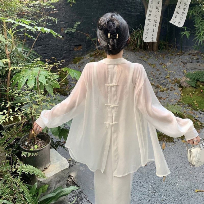 冰絲外搭罩衫 女 天絲 薄紗 夏季 空調衫 小外套 針織 上衣 長袖 防曬 開衫 輕薄 透氣 涼感 新款 寬鬆 外搭 百搭 甜美 舒適, M