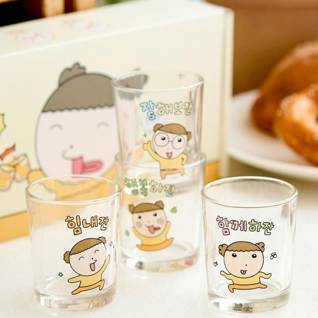 ka 마루는강쥐 미니 유리컵 4P 세트 약 52x62mm 82ml 모두 다른 표정과 메세지 특별한 선물 홈파티 분위기, 단품, 단품