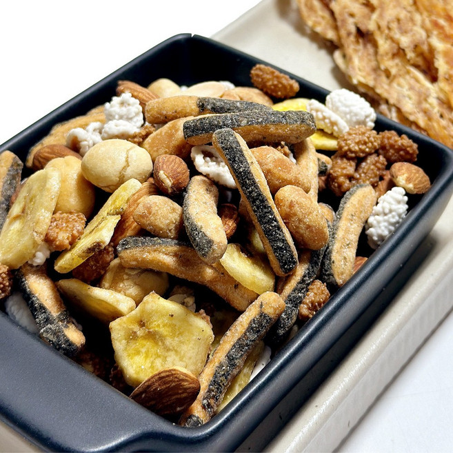 종합 믹스 너트 1kg /커피땅콩 아몬드 김스낵 간식 안주 견과류 바나나칩, 1개