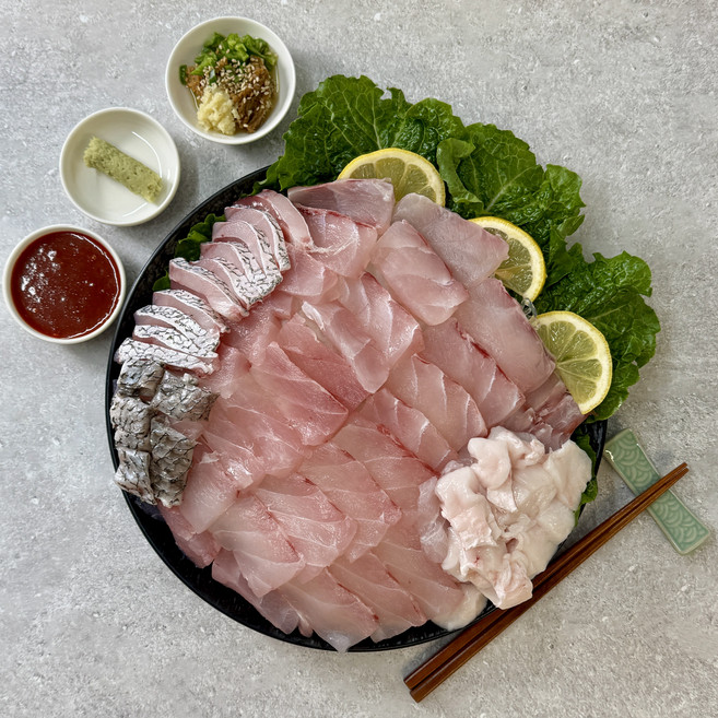 민어회 450g 목포민어 민어부레 민어껍질 민어숙성회 민어지리탕 민어택배 민어전, (민어회+추가상품)민어매운탕용 서더리 600g, 1개, 민어회450g+민어뼈600g