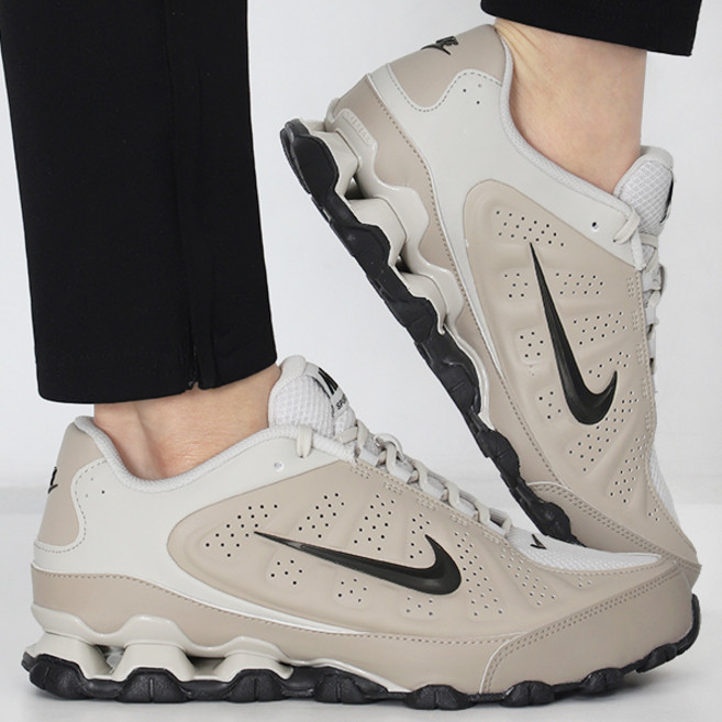 나이키 REAX 8 NSW SL 트레이닝화 쿠셔닝 스니커즈