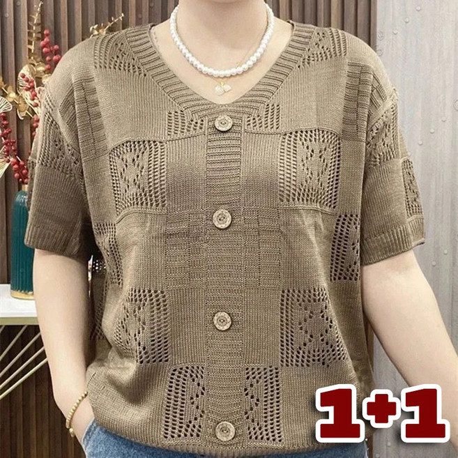 1+1 중년여성의류 여름 얇은 브이넥 펀칭 반팔 니트티 단추 빅사이즈 풀오버 반팔티 엄마옷