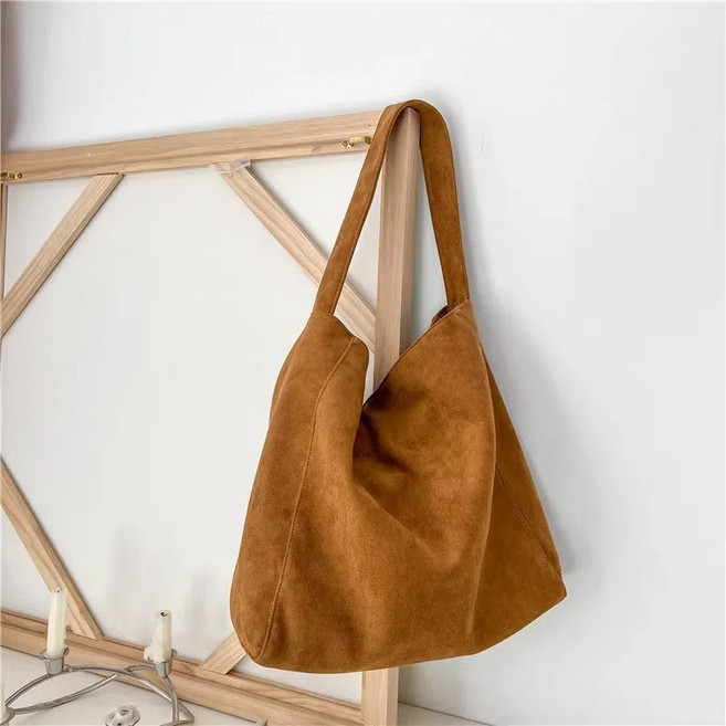 투니스 여성 스웨이드 빅 숄더백