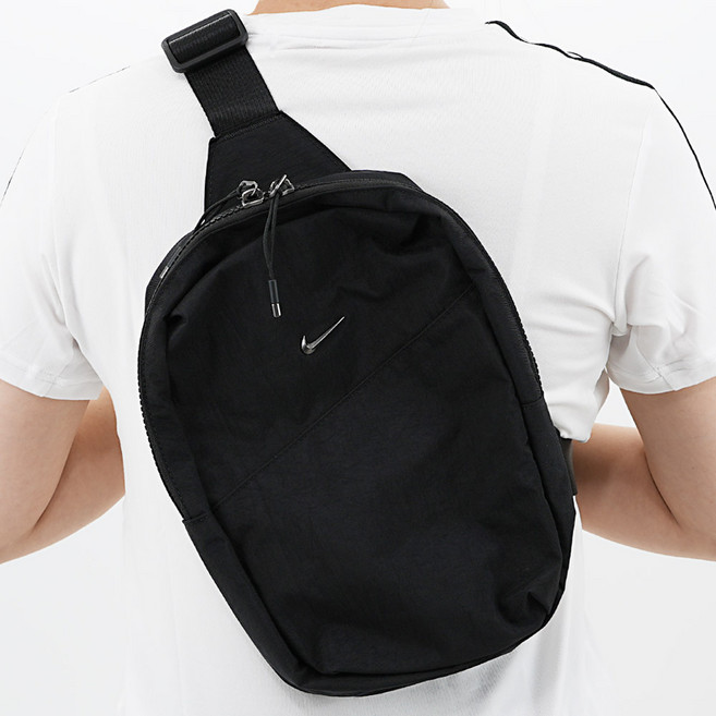 나이키 공용 슬링백 미니 힙색 작은 여행용 가방 여권가방 크로스백 5L 보조가방 데일리템