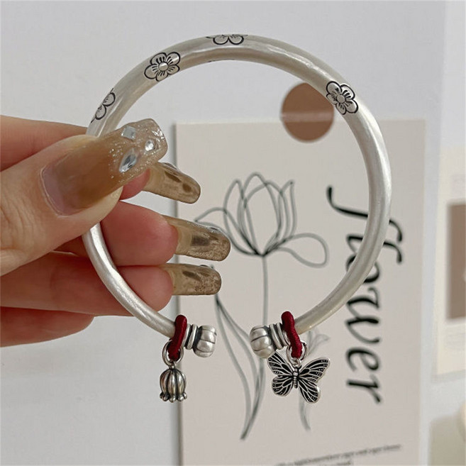 besteffie 여성 실버 꽃무늬 팔찌 나비 펜던트 심플한 디자인 패션 쥬얼리 여자 팔찌 K57