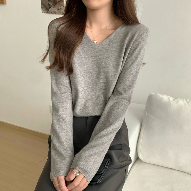 소레수피아 부드러운 촉감 사계절 필수템 브이넥 긴팔 니트