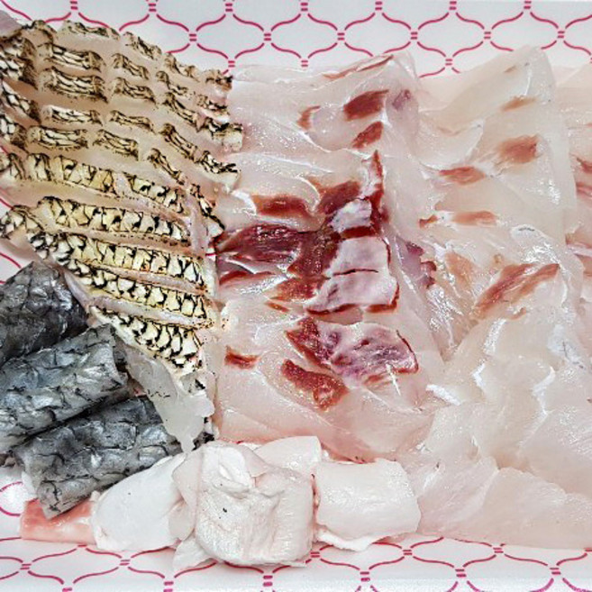 [신안 목포] 보양생선의 귀족 찰지고 고소한 민어회(2.5kg-7kg) 한마리 전문세프 손질/신선배송, 1개, 2.5kg