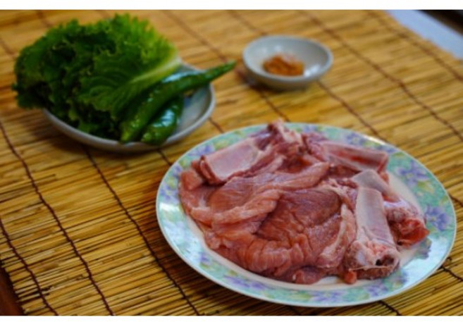 한돈 생갈비 수제 양념돼지갈비 630g - 가정용 캠핑용 손님초대용 찜용, 1개