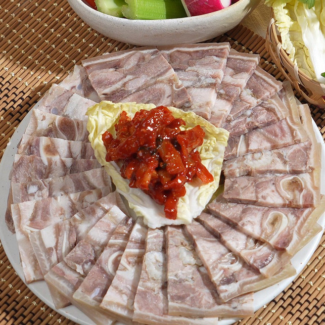 푸드마실 쫄깃한 국내산 김해 돼지머리 편육 머릿고기, 2개, 200g