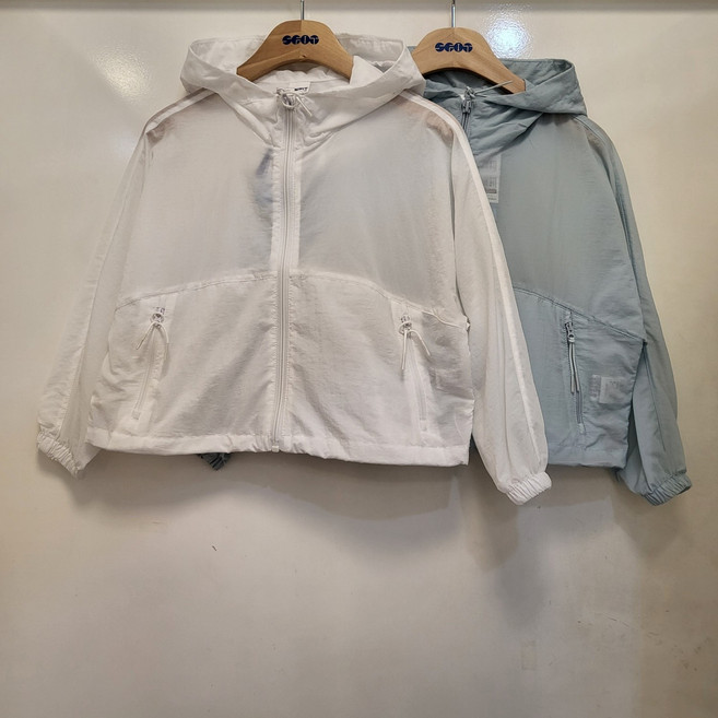 에스핏<<몸에 붙지 않는 여름 필수템>>사각 거리는 얇은 점퍼@@@세미 크롭!!바스락 후드 바람막이 JP SJZ303FFJP04 뉴코아울산점