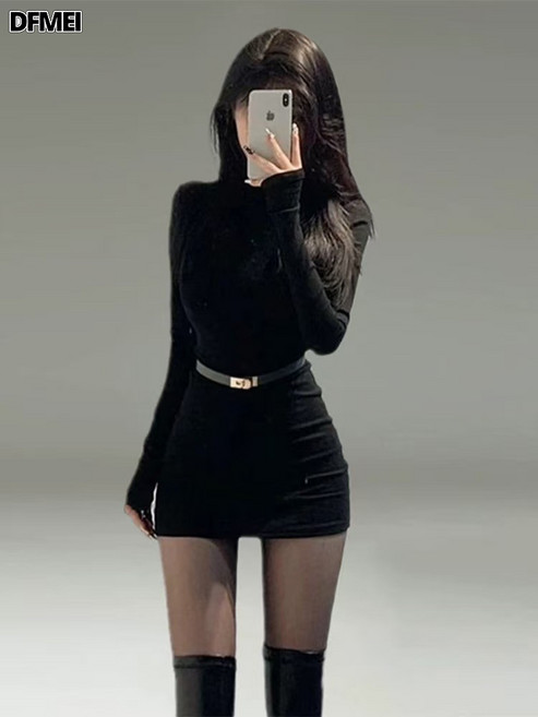 DFMEI 半高領包臀連衣裙女秋冬辣妹修身純欲短裙長袖裙子配腰帶