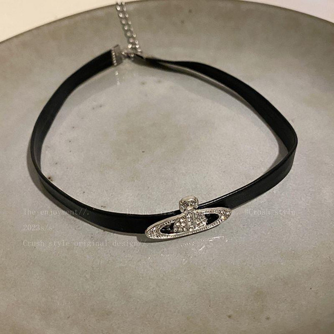 黑色皮繩頸鍊 韓系閃亮星球造型項鍊 20公分鎖骨鏈 穿搭飾品