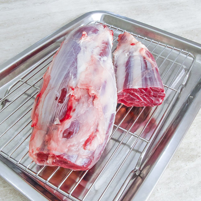 [이겼소] 투뿔 한우 냉장 사태 600g 수육용 찜용 앞사태 뒷사태 아롱사태 깔끔한 손질, 1개