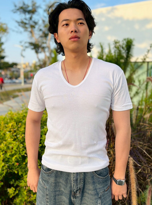 YG白色短袖U領M