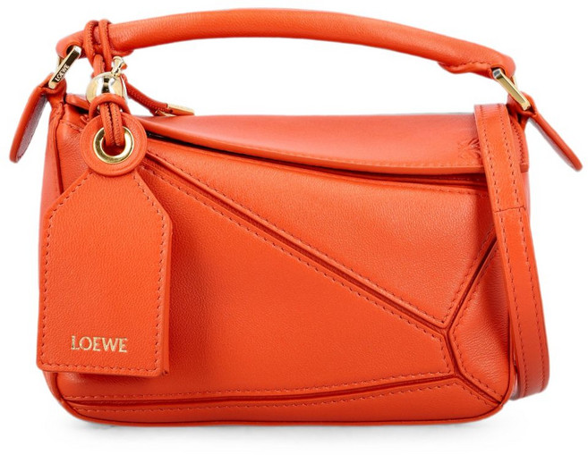3위 - 로에베 mini Featherlight Puzzle cross body bag