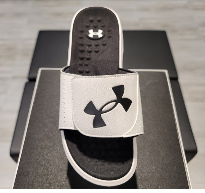 언더아머 이그나이트 프로 슬라이드 남성 슬리퍼 화이트 3026023-100