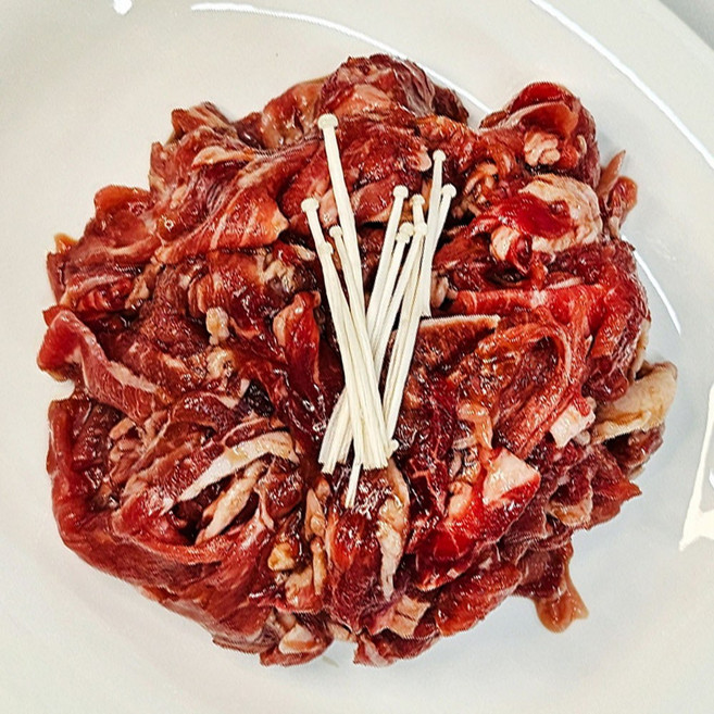 투뿔 한우 스지 불고기 300g + 소 불고기 양념 소 불고기감 쇠불고기 생불고기 투쁠 한우 소불고기 용고기 한우 불고기 용 소고기 소 불고기밀키트 소스지, 1개