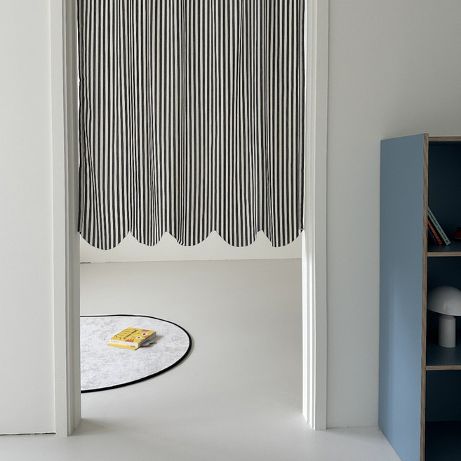 두잉썸 살짝 가리개 도어 커튼 small