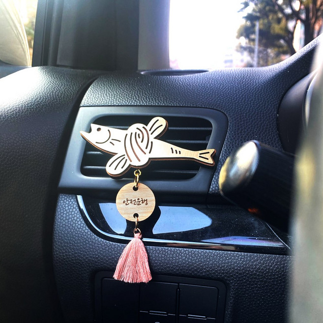 골드 액막이 명태 차량용 북어 장식 신차 선물 [송풍구 클립형], 2.안전운행(원형), 1개