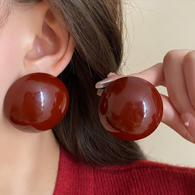 여성 클래식 딥레드 포인트 빅 라운드 볼 귀걸이 A2574