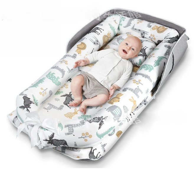 伊淶溫背包款嬰兒床中床：內外可拆洗便攜式防壓嬰兒睡窩、子宮仿生旅行床, 動物樂園(床+枕), 動物樂園