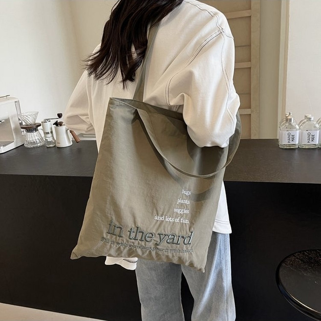 햇빛에이치 심플 디자인 방수 영문자수 데일리 여성 에코백 숄더백