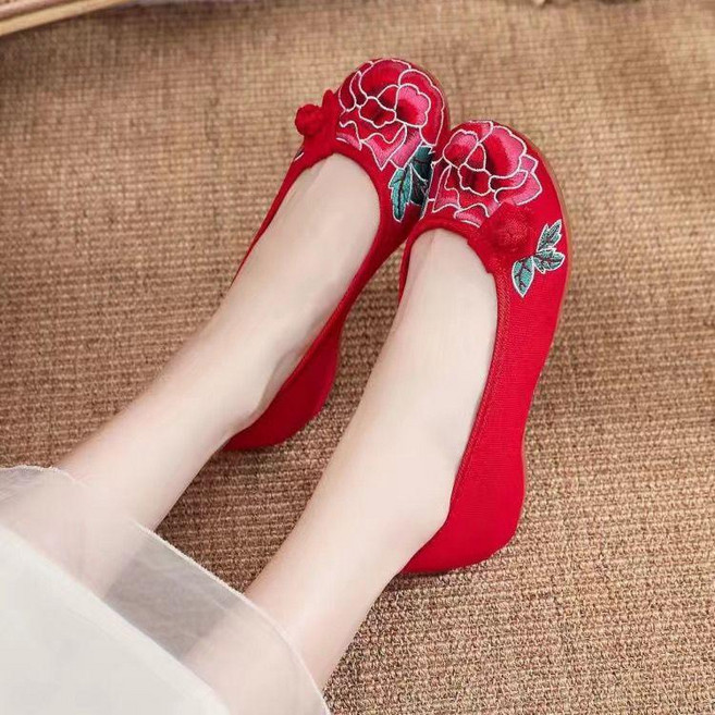 中國風老北京繡花鞋女單鞋