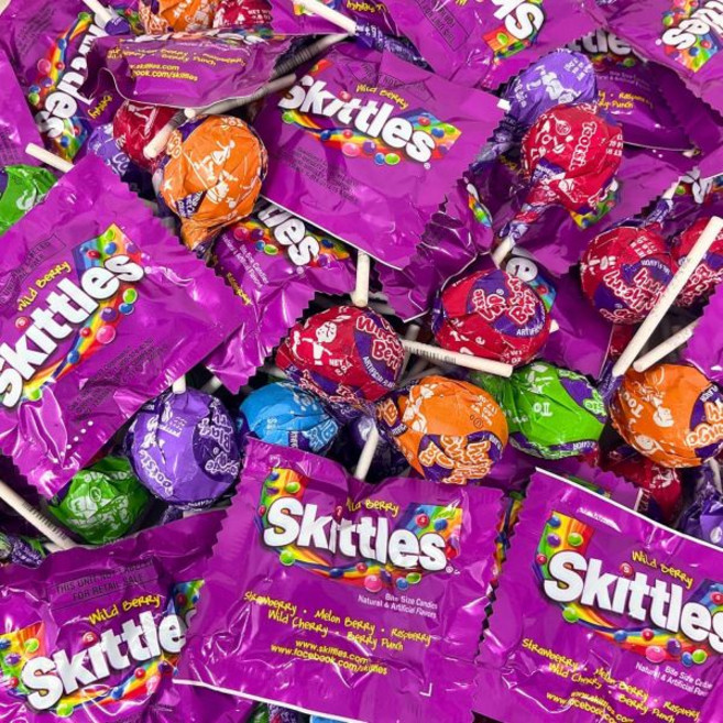 할로윈 다양한 크기 사탕 와일드 베리 애호가 선물 세트 스키틀스 투시 팝 믹스 라즈베리 블랙베리 체리 등 2파운드 가방 파티 피냐타 일상 간식에 완벽, 15g, 1