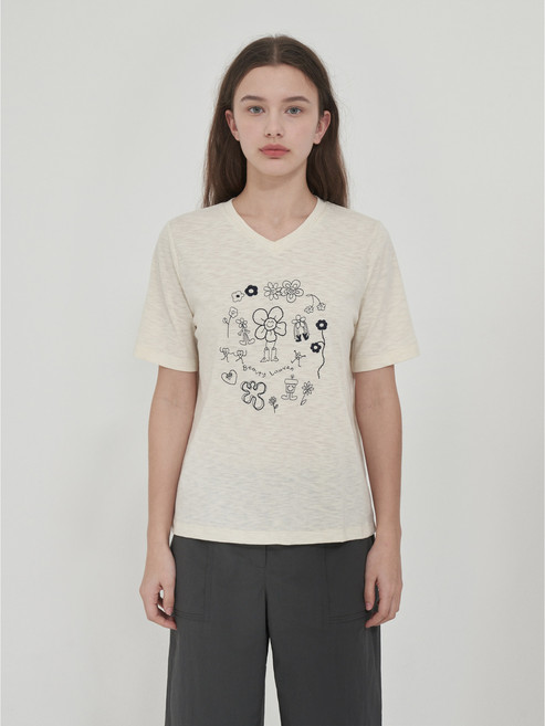 [여성/올리비아로렌] 앞면 감각적인 자수 포인트 V넥 라운드 면티셔츠 VVBAS5M3481