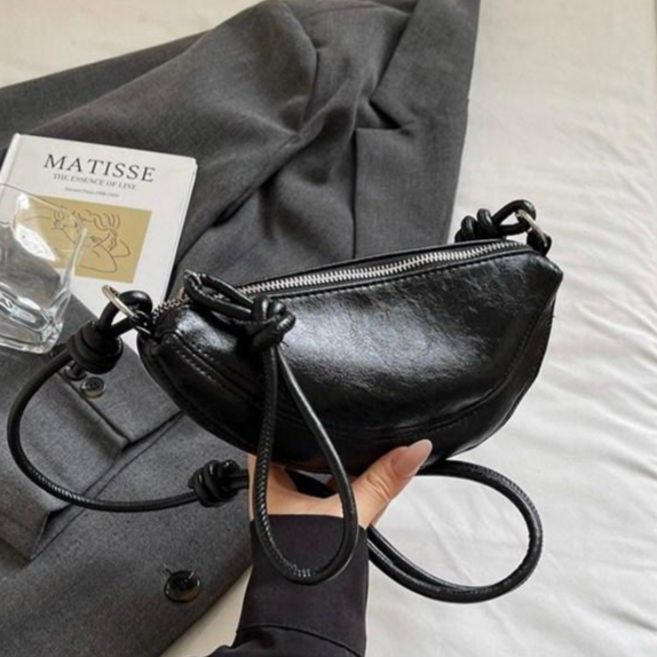 모노드림 러블리 반달 크로와상 가죽 슬링백 하프문 여성 미니 크로스백 데일리 숄더백 여행 가방