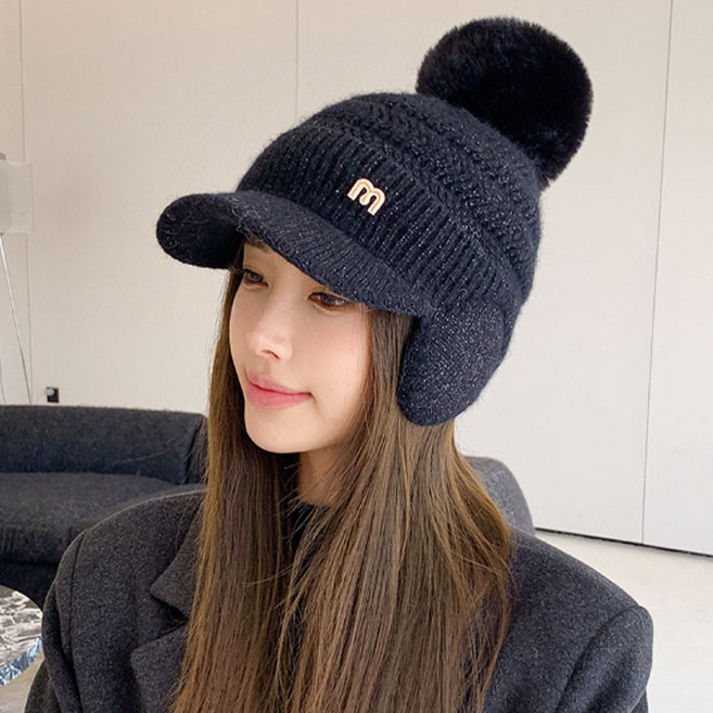 골든m 겨울 여성 방울털모자 니트챙모자 방한모자 귀달이모자 골프 등산 털모자 MTJ-WH1105