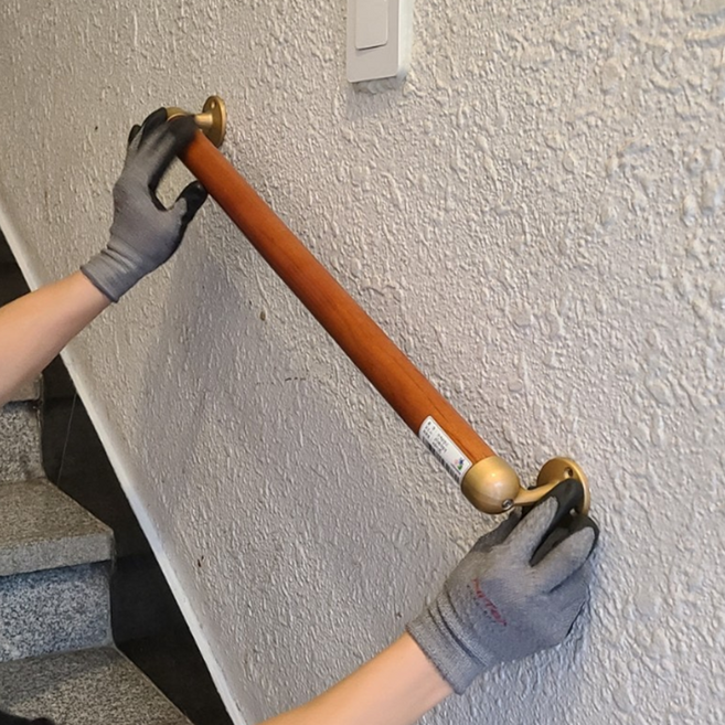 41cm 60cm L자(60cm*60cm) 원목 안전손잡이 벽부형 화장실 계단 양변기 나무 핸드레일 계단 수직 브라켓 안전바 노인 장기요양 복지용구 실버용품 요양등급 어르신용품, 1개, 노인장기요양등급 할인구매(본인부담금 9%)