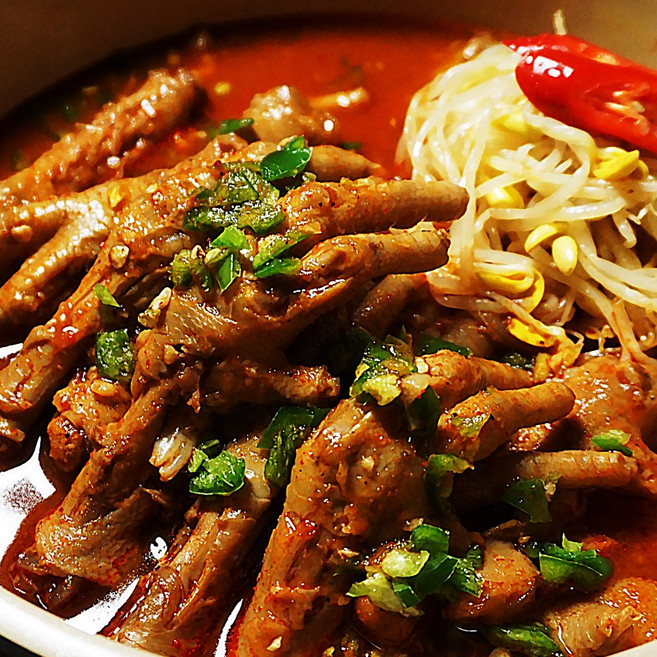 국내산 마늘과 청양고추 듬뿍 수제 국물닭발 1팩+1팩, 400g