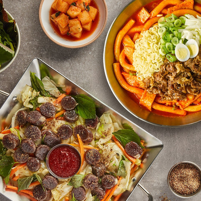 호로록 분식 SET (호로록우삼겹떡볶이+신림동백순대볶음) (냉장), 725g, 1세트