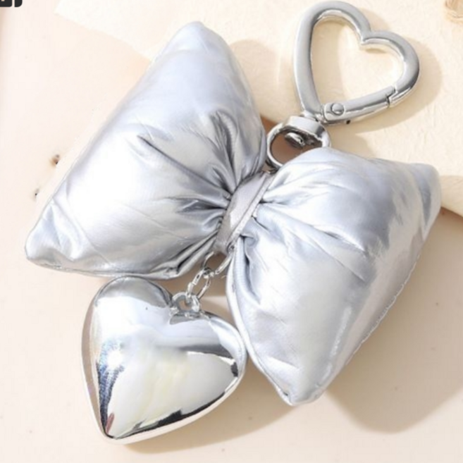 볼륨 리본 하트참 키링
