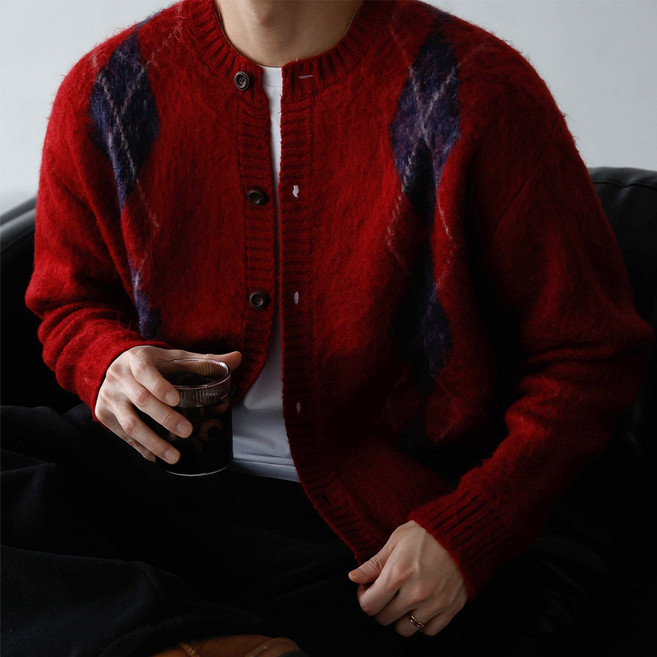 오버핏 모헤어 아가일 브러쉬 니트 라운드 가디건(4color)
