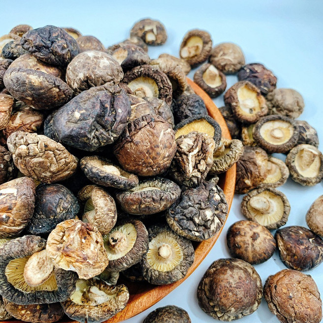 臺灣埔里高山鈕扣香菇 約5元硬幣大小, 1個, 300g/半斤, 300g