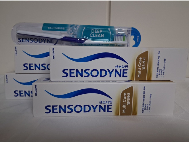 코스트코 센소다인 멀티케어 치약 100g (+ 센소다인 딥클린 칫솔 1개) / 민감한 치아의 시린 증상 예방 완화, 4개