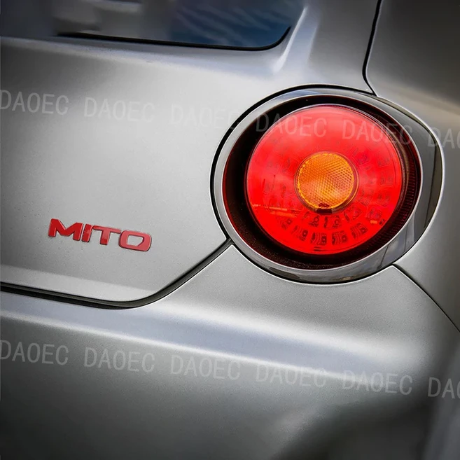 호환 MITO 테일 레터 배지 트렁크 엠블럼 자동차 스티커 알파 로미오 미토 액세서리 새 버전, 02 Red