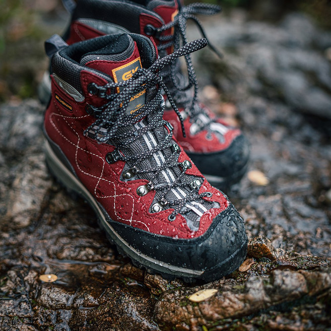 카라반 그랜드킹 GK83 고어텍스 트레킹 등산화 / 보르도 / 경량 고어텍스 트레킹화 남여공용 발편한 등산화 (GK83 GORE-TEX/Bordeaux)