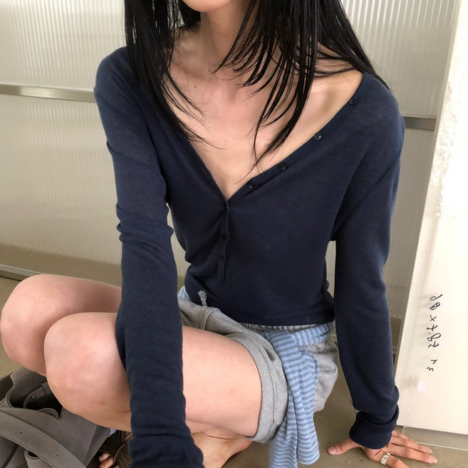 여성 브이넥 시스루 슬림핏 롱슬리브 사선 버튼 헨리넥 레이어드 텐셀 티셔츠 얋은긴팔티