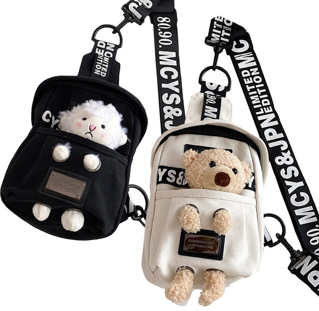 트래블유 캔버스 미니 크로스백 핸드폰가방 여권 초등학생 청소년 캐주얼 슬링백 인형탈부착 가능