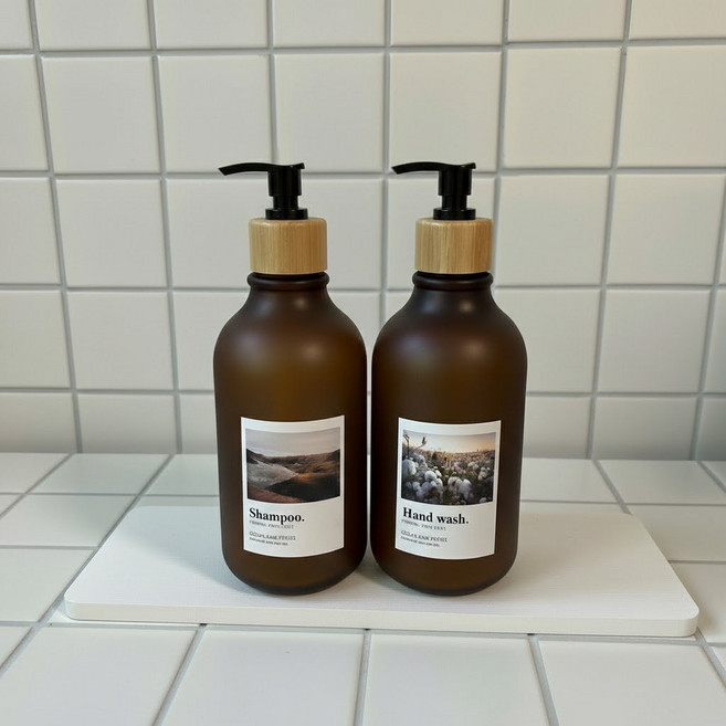 딜라이트홈 라운드 욕실 샴푸병 디스펜서500ml 2개+스티커5종, 1세트, 우드 브라운